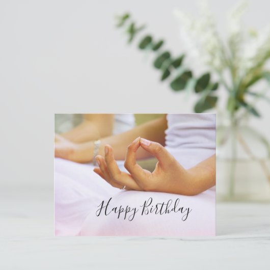 Yoga Happy Birthday Kaart Vouw de wijsvinger (Staand voorkant)