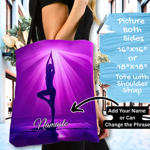 Yoga in Roze Paarse Licht - Naam of Jouw tekst toe Tote Bag