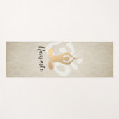 Yoga Instructor Gold Meditation Pose Om Symbol Yogamat (Voorkant (horizontaal))