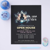 Yoga Instructor Meditatie Pose Gloeiende Mist Lotu Flyer (Enkel)