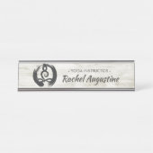 Yoga Instructor Meditation Pose Healer ZEN Symbool Bureau Naambordje (Voorkant)