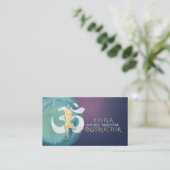 Yoga Instructor Meditation Pose OM Symbool Paars Visitekaartje (Staand voorkant)