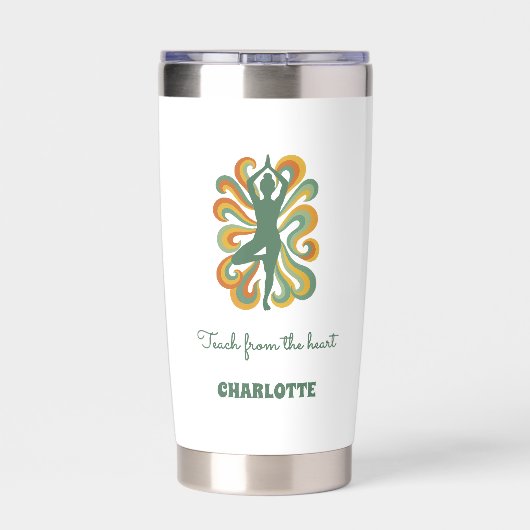 Yoga instructor pose retro swirls name quote geïsoleerde drinkbeker (Achterkant)