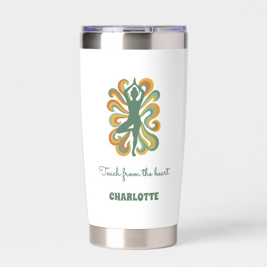 Yoga instructor pose retro swirls name quote geïsoleerde drinkbeker (Voorkant)