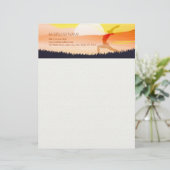 Yoga Instructor Sun Salutation Crescent Moon Pose Briefhoofd (Staand voorkant)