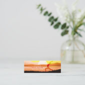 Yoga Instructor Sun Salutation Crescent Moon Pose Mini Visitekaartje (Staand voorkant)