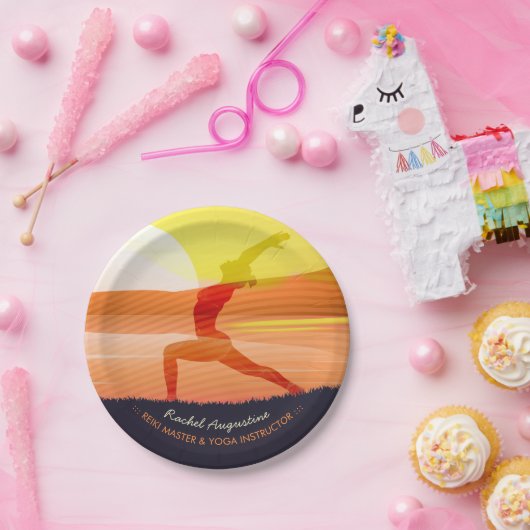 Yoga Instructor Sun Salutation Crescent Moon Pose Papieren Bordje (Feest)