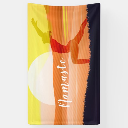 Yoga Instructor Sun Salutation Crescent Moon Pose Spandoek (Verticaal)