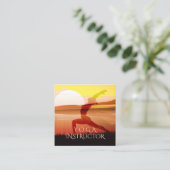 Yoga Instructor Sun Salutation Crescent Moon Pose Vierkante Visitekaartje (Staand voorkant)