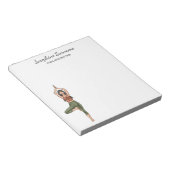 Yoga Instructor Tree Pose Trainer met aangepaste n Notitieblok (Schuin)