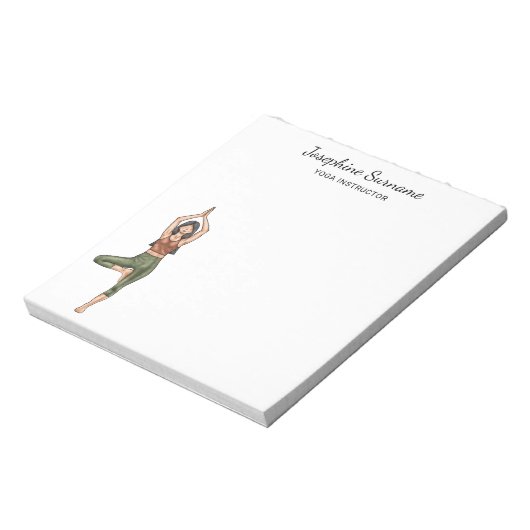 Yoga Instructor Tree Pose Trainer met aangepaste n Notitieblok (Linkerzijde)