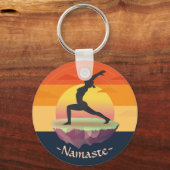 Yoga-instructrice meditatiehouding Zon Vliegend Ei Sleutelhanger (Voorkant)