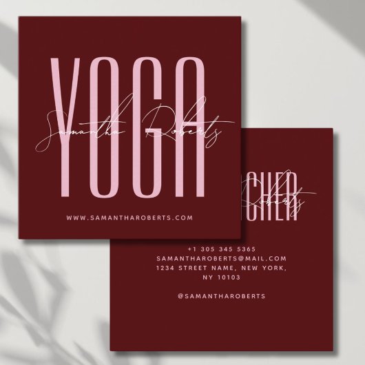 Yoga-instructrice moderne typografie script rood vierkante visitekaartje