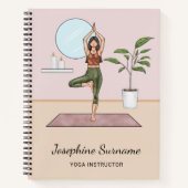 Yoga-instructrice Tree Pose Workout Meisje Aangepa Notitieboek (Voorkant)