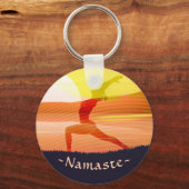 Yoga-instructrice Zonnegroet Halve Maan Houding Sleutelhanger (Voorkant)