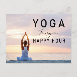 Yoga is mijn happy hour Vrouw die yogahouding aann Briefkaart