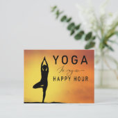 Yoga is mijn happy hour Vrouw die yogahouding doet Briefkaart (Staand voorkant)