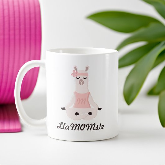 Yoga Llama Mama | LlaMOMste Cute Pink Monogram Koffiemok