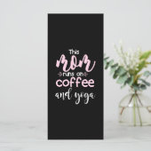Yoga Lover | This Mom Runs On Coffee And Yoga Menu (Staand voorkant)