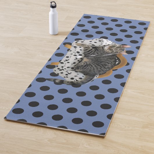 Yoga Mat Lazy Cat Polka Dots (In situ)