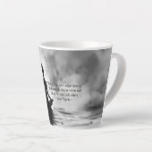 Yoga Meditatie Instructeur Lotus Pose Inkt Schilde Latte Mok (Rechterhoek)