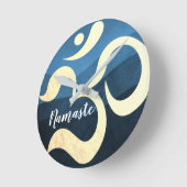 Yoga Meditation Instructor Blue and Gold OM-symboo Ronde Klok (Hoek)