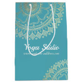 Yoga Meditation Instructor Green Blue Gold Mandala Medium Cadeauzakje (Voorkant)