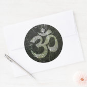 Yoga Om Symbol, gecrateerd en bewerkt Ronde Sticker (Envelop)