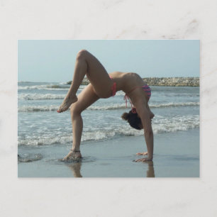 Yoga op de foto van het strand briefkaart