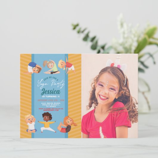 Yoga Party Verjaardag Stretch Meisjes Jongens Foto Kaart (Staand voorkant)