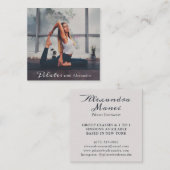 Yoga pilates instructeur elegante boho script foto vierkante visitekaartje (Voorkant / Achterkant)