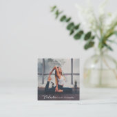 Yoga pilates instructeur elegante boho script foto vierkante visitekaartje (Staand voorkant)