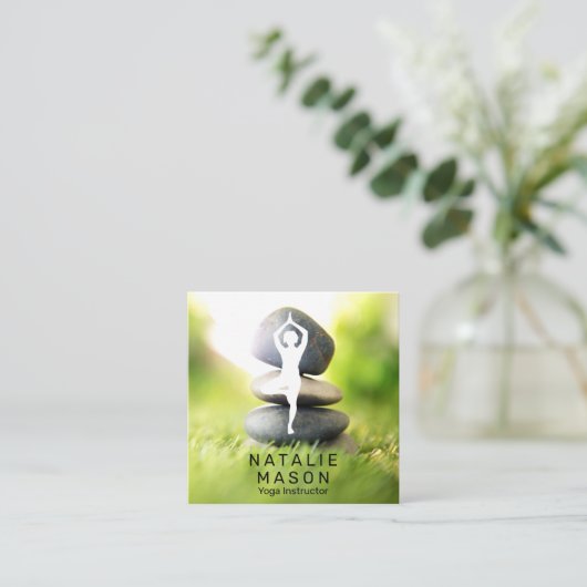 Yoga Pose | Evenwichtige stenen Vierkante Visitekaartje (Staand voorkant)