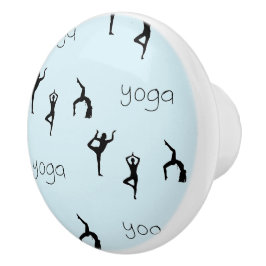 Yoga poses en tekstpatroon op blauw keramische knop
