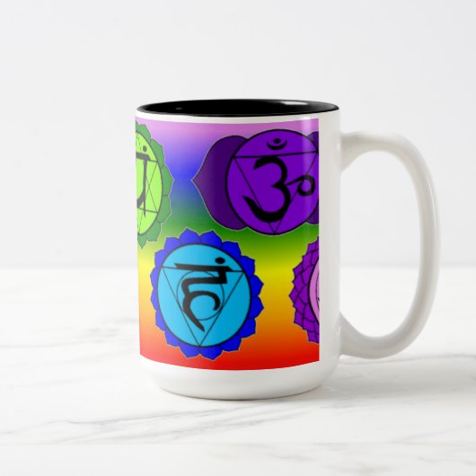 YOGA REIKI SEVEN CHAKRA SYMBOL MOK. (RAINBOW BG) TWEEKLEURIGE KOFFIEMOK (Rechts)