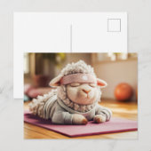Yoga schaap mediterend op mat feestdagenkaart (Voorkant / Achterkant)