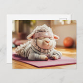 Yoga schapen mediteren op mat feestdagenkaart (Voorkant / Achterkant)