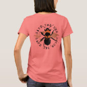 Yoga Speak : Sla de bijen op... Red de wereld! T-shirt (Achterkant)