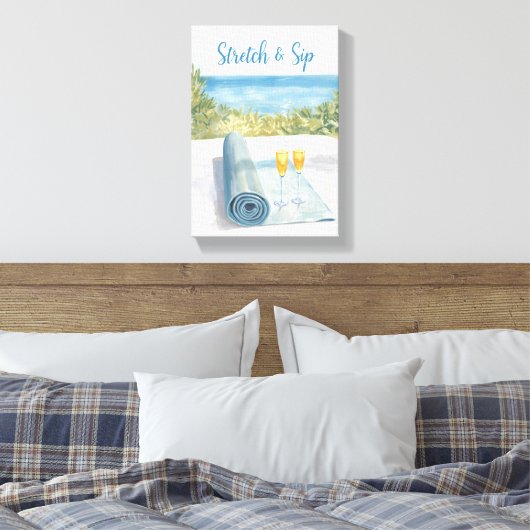 Yoga Stretch en drinken met oceaan achtergrond Canvas Afdruk (Insitu (Slaapkamer))