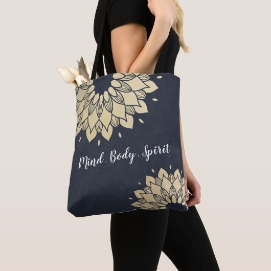 Yoga Studio Meditation Instructor Golden Mandala Tote Bag (Dichtbij)