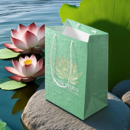 YOGA Studio Meditation Reiki Instructor Gold Lotus Medium Cadeauzakje