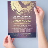 YOGA Studio Open Huis Paars Goud Folie ZEN Symbool Flyer (Hand)