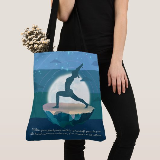 Yoga Teacher Meditation Pose Floating Island Quote Tote Bag (Dichtbij)