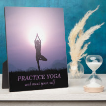 Yoga Tree Pose Black Paars Motivatie Quote