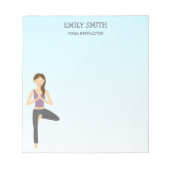 Yoga Woman in Tree Pose en Yoga Instructor Text Notitieblok (Voorkant)