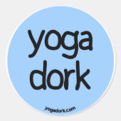 Yogadork sticker rond blauw (Voorkant)