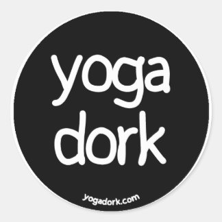 Yogadork sticker rond zwart/wit