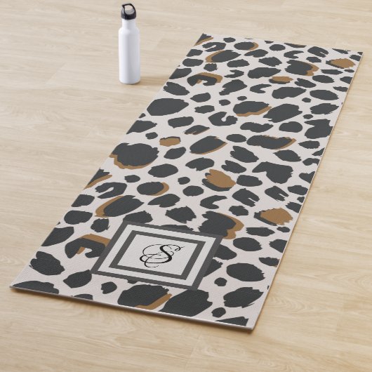 Yogamat - Luipaardprint met monogram (In situ)