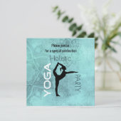 Yogapartij met yogahouding op Lotus Achtergrond Kaart (Staand voorkant)