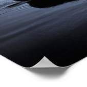 Yoga's nachts op het strand met volle maanreflecti poster (Hoek)